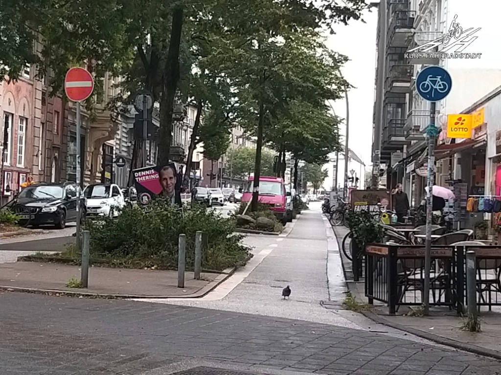 Abgetrennter Fahrradstreifen in der Straße Grindelhof